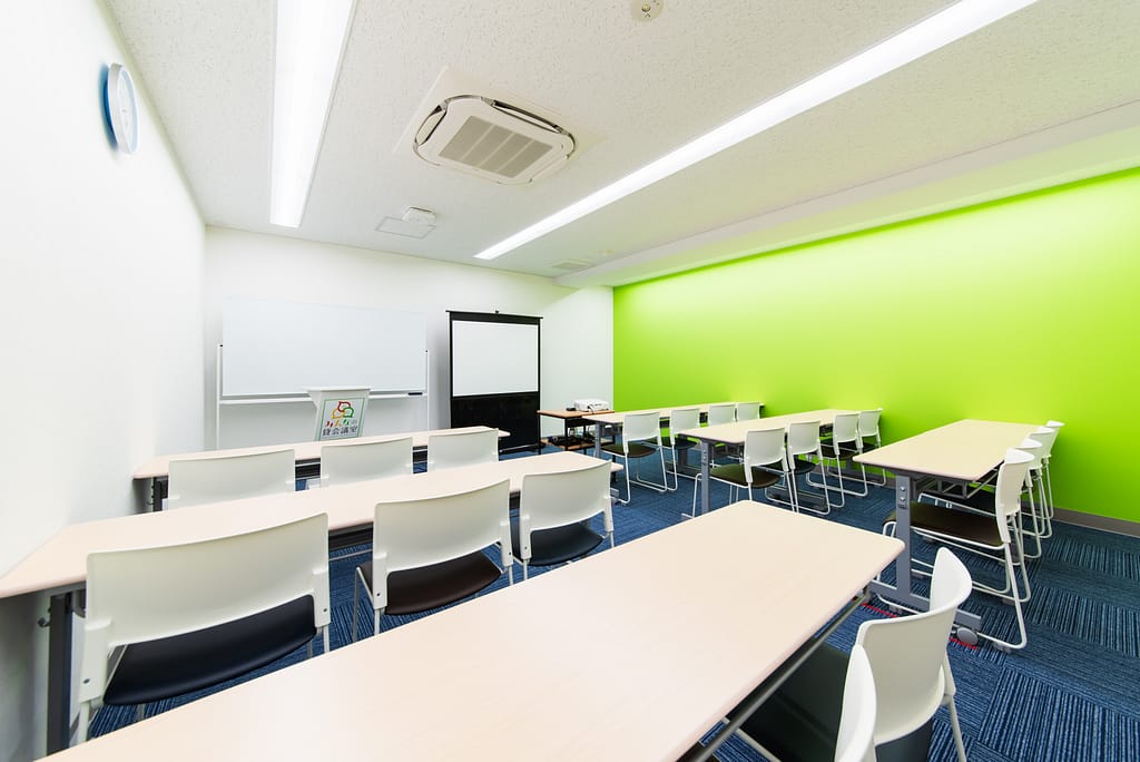 名古屋栄704会議室(定員21名)