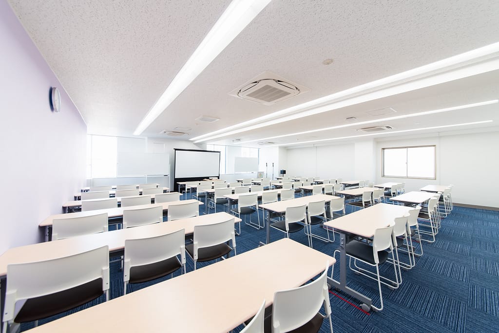 名古屋栄707会議室(定員72名)